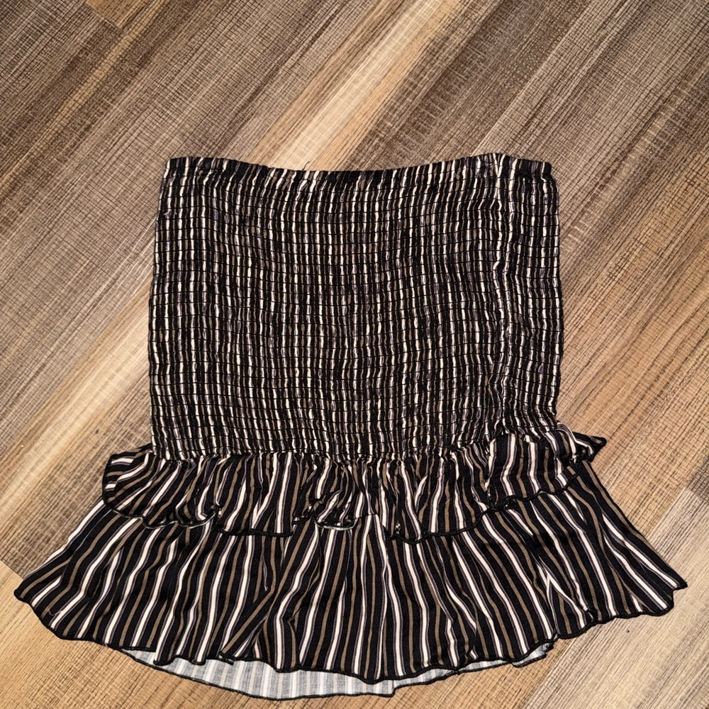 Elegant Black and White Striped Mini Skirt
